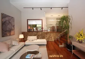 Foto 1 de Casa com 6 Quartos à venda, 550m² em Santa Lúcia, Belo Horizonte