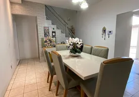 Foto 1 de Casa com 5 Quartos à venda, 220m² em Dirceu, Teresina