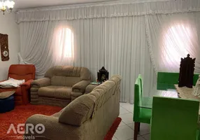 Foto 1 de Casa com 3 Quartos à venda, 227m² em Jardim Bela Vista, Bauru