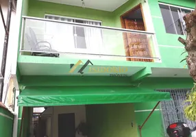 Foto 1 de Sobrado com 3 Quartos à venda, 115m² em Uberaba, Curitiba