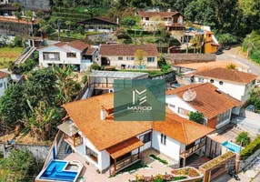 Foto 1 de Casa com 4 Quartos para venda ou aluguel, 382m² em Parque São Luiz, Teresópolis
