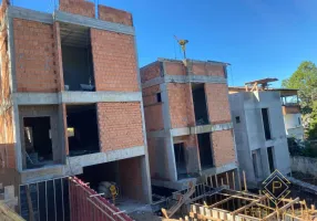 Foto 1 de Casa com 4 Quartos à venda, 200m² em Ariribá, Balneário Camboriú