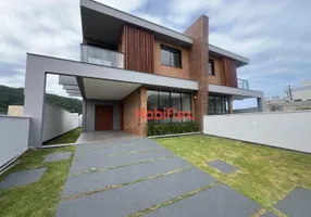 Foto 1 de Casa com 3 Quartos à venda, 180m² em Rio Tavares, Florianópolis