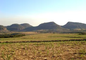 Foto 1 de Fazenda/Sítio com 2 Quartos à venda, 500m² em Centro, Santo Antônio da Alegria