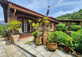 Foto 1 de Casa com 4 Quartos à venda, 829m² em Golfe, Teresópolis