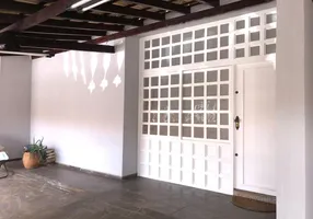 Foto 1 de Casa com 3 Quartos para alugar, 140m² em Brasil, Uberlândia
