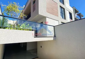 Foto 1 de Sobrado com 3 Quartos à venda, 210m² em Mossunguê, Curitiba