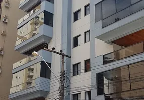Foto 1 de Apartamento com 4 Quartos para alugar, 140m² em Meia Praia, Itapema