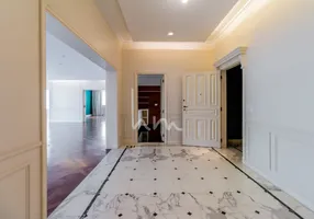 Foto 1 de Casa de Condomínio com 4 Quartos à venda, 452m² em Santa Cecília, São Paulo