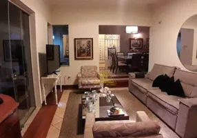 Foto 1 de Casa com 3 Quartos à venda, 220m² em São José, Franca
