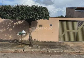 Foto 1 de Casa com 4 Quartos à venda, 188m² em Vila Itatiaia, Goiânia