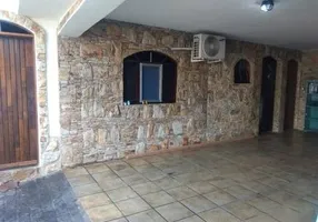 Foto 1 de Casa com 3 Quartos para venda ou aluguel, 300m² em Centro, Ribeirão Pires