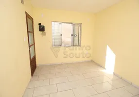 Foto 1 de Apartamento com 2 Quartos para alugar, 31m² em Fragata, Pelotas