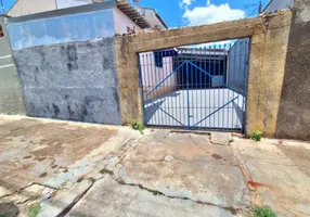 Foto 1 de Casa com 2 Quartos para alugar, 90m² em Jardim América, Araraquara