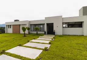 Foto 1 de Casa com 3 Quartos à venda, 400m² em Centro, Quatro Barras
