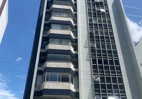 Foto 1 de Apartamento com 3 Quartos à venda, 190m² em Jardim Apipema, Salvador