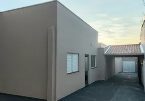 Foto 1 de Casa com 2 Quartos à venda, 77m² em Aclimacao, Uberlândia