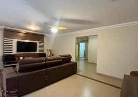 Foto 1 de Sobrado com 4 Quartos à venda, 243m² em Jardim Dom Bosco, São Paulo