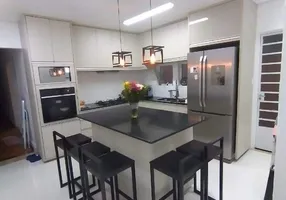 Foto 1 de Casa com 3 Quartos à venda, 127m² em Centro, Mogi das Cruzes