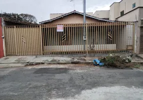 Foto 1 de Casa com 3 Quartos à venda, 250m² em Parque das Laranjeiras Acrescimo, Goiânia