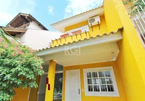 Foto 1 de Sobrado com 3 Quartos à venda, 133m² em Aberta dos Morros, Porto Alegre