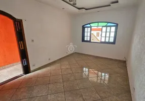 Foto 1 de Sobrado com 3 Quartos à venda, 244m² em Parque São Vicente, Mauá