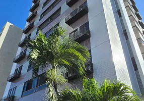 Foto 1 de Apartamento com 3 Quartos à venda, 66m² em Boa Viagem, Recife