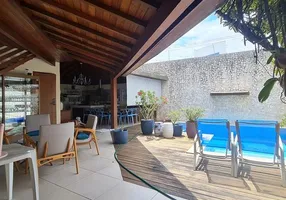 Foto 1 de Casa de Condomínio com 5 Quartos à venda, 320m² em Priscila Dultra, Lauro de Freitas