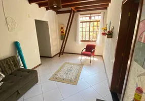 Foto 1 de Casa com 2 Quartos à venda, 126m² em Agronômica, Florianópolis