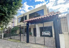 Foto 1 de Sobrado com 5 Quartos à venda, 424m² em Jardim Itú Sabará, Porto Alegre