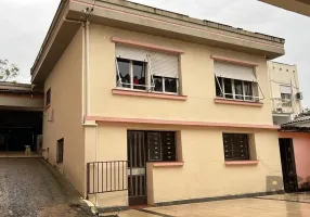 Foto 1 de Casa com 4 Quartos à venda, 301m² em Teresópolis, Porto Alegre