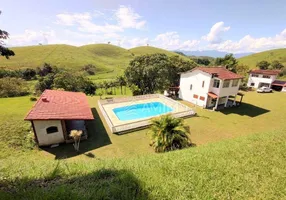 Foto 1 de Fazenda/Sítio com 4 Quartos à venda, 200m² em Centro sambaetiba, Itaboraí