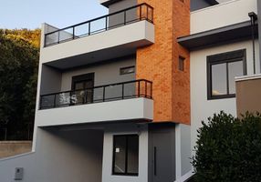 Foto 1 de Casa de Condomínio com 3 Quartos à venda, 165m² em Santa Cândida, Curitiba