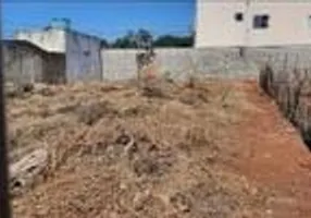 Foto 1 de Lote/Terreno à venda, 377m² em Jardim Ipanema, Uberlândia
