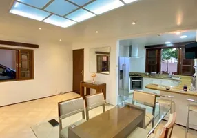 Foto 1 de Casa com 3 Quartos à venda, 325m² em Marechal Hermes, Rio de Janeiro