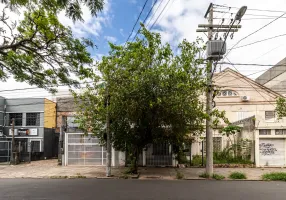 Foto 1 de Casa com 4 Quartos para alugar, 136m² em Floresta, Porto Alegre