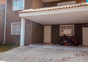 Foto 1 de Casa de Condomínio com 4 Quartos à venda, 190m² em Fazendinha, Curitiba