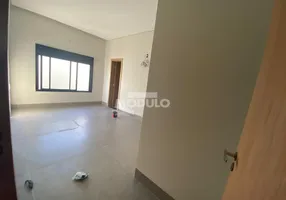 Foto 1 de Casa de Condomínio com 3 Quartos à venda, 217m² em Brasil, Uberlândia