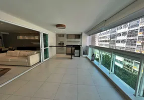 Foto 1 de Apartamento com 4 Quartos à venda, 210m² em Icaraí, Niterói