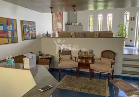 Foto 1 de Casa com 3 Quartos para alugar, 400m² em Vila Bastos, Santo André