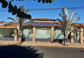 Foto 1 de Fazenda/Sítio com 3 Quartos à venda, 349m² em Centro, Neves Paulista