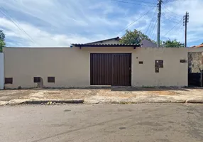 Foto 1 de Casa com 3 Quartos à venda, 180m² em Setor Crimeia Oeste, Goiânia