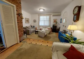 Foto 1 de Casa com 3 Quartos à venda, 280m² em Santo Antônio, Porto Alegre