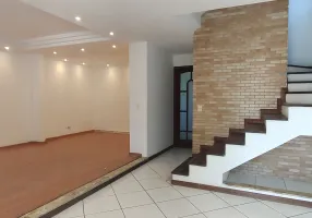 Foto 1 de Casa de Condomínio com 3 Quartos para alugar, 300m² em Vargem Grande, Rio de Janeiro