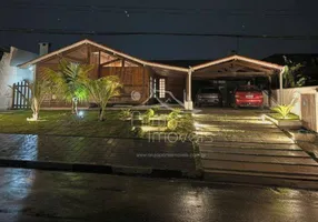 Foto 1 de Casa de Condomínio com 4 Quartos à venda, 200m² em Arujá Country Club, Arujá