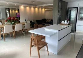 Foto 1 de Apartamento com 3 Quartos à venda, 146m² em Centro, Balneário Camboriú
