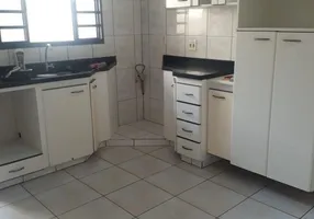 Foto 1 de Casa com 2 Quartos à venda, 102m² em Vila Maria Eugênia, Campinas