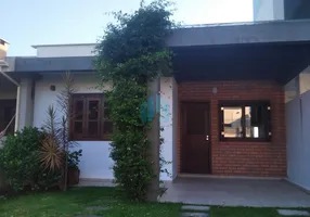 Foto 1 de Casa com 3 Quartos à venda, 108m² em Areias de Palhocinha, Garopaba