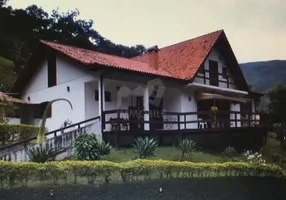 Foto 1 de Casa de Condomínio com 4 Quartos à venda, 378m² em Araras, Petrópolis