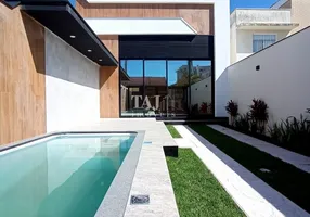 Foto 1 de Casa com 3 Quartos à venda, 103150m² em Centro, Camboriú